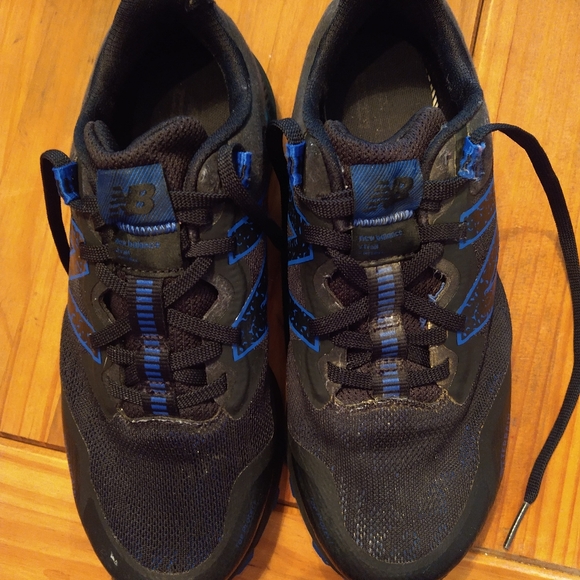 Men's size 8 New Balance - Picture 2 of 4